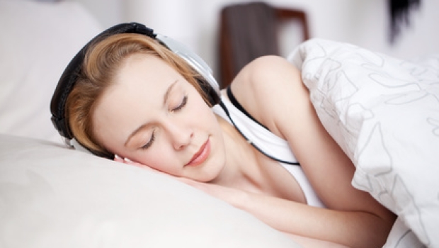 Besser einschlafen durch Hörbücher – geht das?